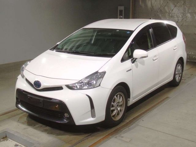 2371 Toyota Prius alpha ZVW41W 2020 г. (TAA Kinki)